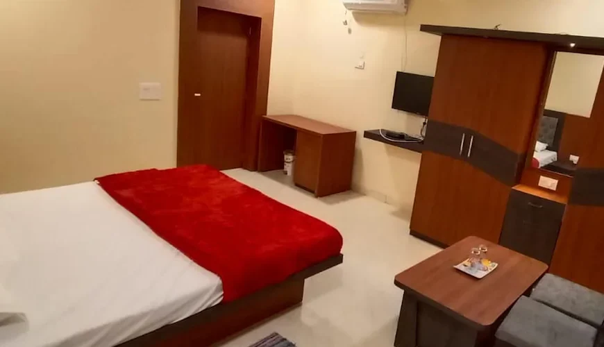 Book Your Umrah Only With Al Arafat Tours and Travels Mumbai