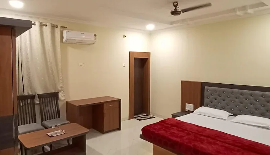 Book Your Umrah Only With Al Arafat Tours and Travels Mumbai